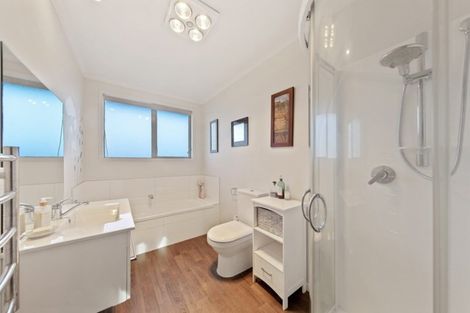 Photo of property in 68 Helenslee Road, Pokeno, 2402