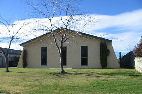 Photo of property in 15 Bucksburn Place, Greenmeadows, Napier, 4112