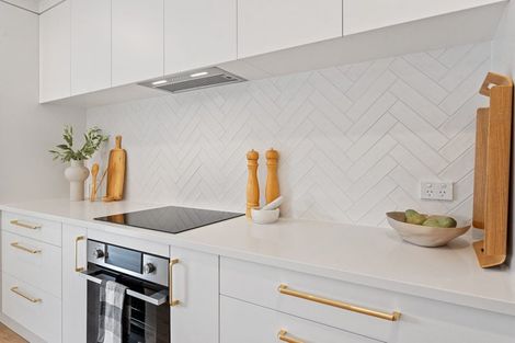 Photo of property in 2 Manatika Road, Karaka, Papakura, 2124