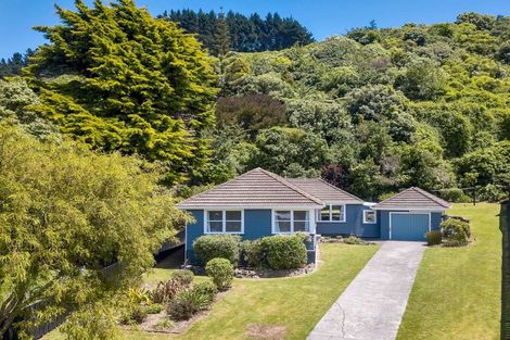 Photo of property in 15 Forglen Place, Tawa, Wellington, 5028