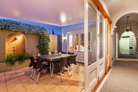 Photo of property in 7 King Edward Parade, Devonport, Auckland, 0624