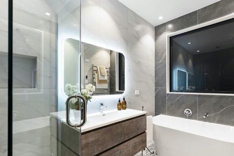 Photo of property in 4a The Parade, Bucklands Beach, Auckland, 2012