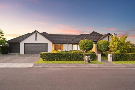 Photo of property in 2 Sovereign Place, Rototuna North, Hamilton, 3210