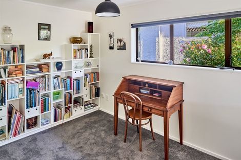 Photo of property in 10 Nikau Street, Eastbourne, Lower Hutt, 5013