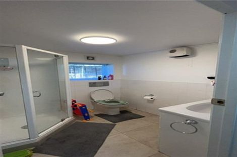 Photo of property in 158 Carlisle Road, Northcross, Auckland, 0632