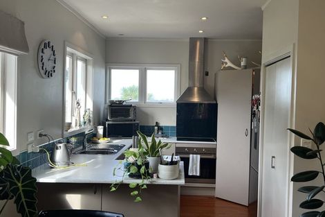 Photo of property in 72 Carlisle Road, Browns Bay, Auckland, 0632