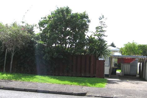 Photo of property in 1/10 Neil Avenue, Te Atatu Peninsula, Auckland, 0610