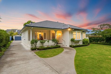 Photo of property in 3 Selwyn Crescent, College Estate, Whanganui, 4500