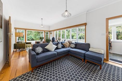Photo of property in 114 Scenic Drive, Titirangi, Auckland, 0604