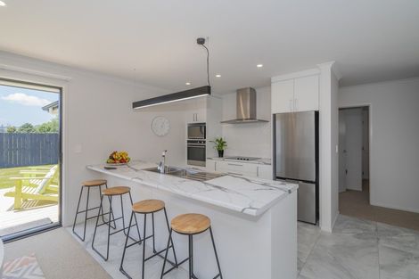 Photo of property in 8 Palm Drive, Whitianga, 3510