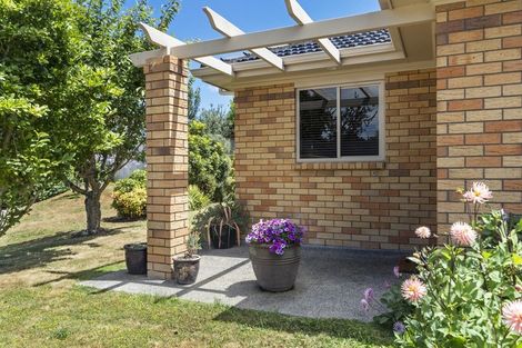 Photo of property in 1 Sovereign Isle Lane, Rototuna, Hamilton, 3210