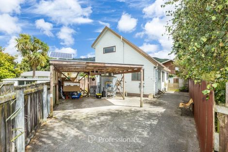 Photo of property in 2/25 Memphis Grove, Totara Park, Upper Hutt, 5018