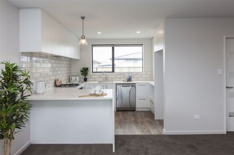 Photo of property in 10 Kingsbridge West, Burwood, Christchurch, 8083