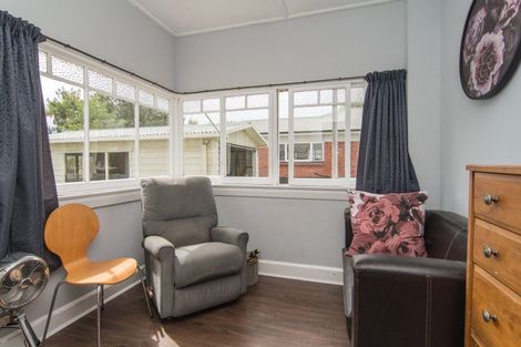 Photo of property in 15 Saint George Street, Watlington, Timaru, 7910