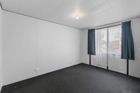 Photo of property in 2/76 Parrs Cross Road, Henderson, Auckland, 0612