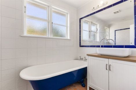 Photo of property in 94 Tripoli Road, Panmure, Auckland, 1072