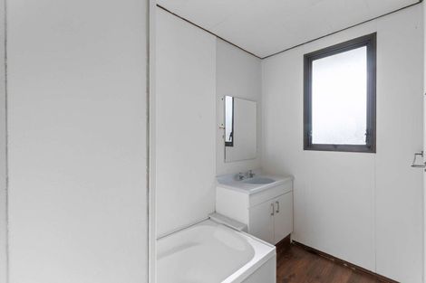 Photo of property in 2/76 Parrs Cross Road, Henderson, Auckland, 0612