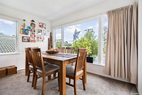 Photo of property in 1/60 Woodlands Crescent, Browns Bay, Auckland, 0630