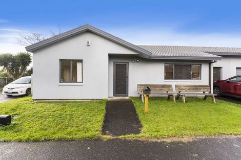 Photo of property in 11f Sturges Road, Henderson, Auckland, 0612