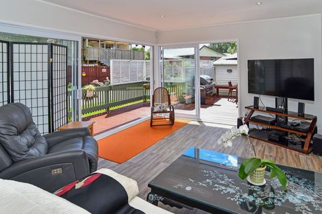 Photo of property in 11 Lakeside Drive, Pahurehure, Papakura, 2113