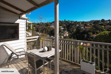 Photo of property in 35 North Terrace, Kelburn, Wellington, 6012