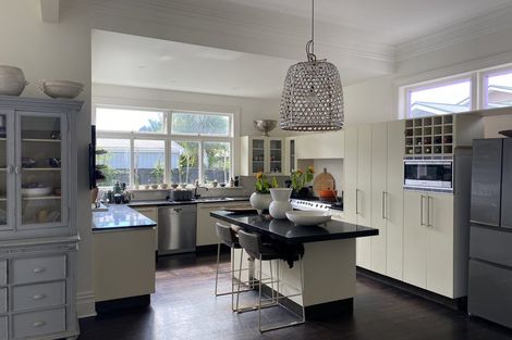 Photo of property in 7 Takarunga Road, Devonport, Auckland, 0624