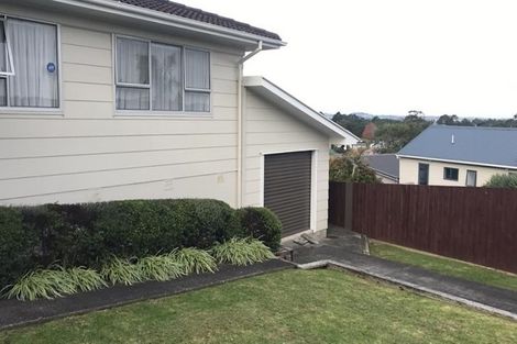 Photo of property in 13 Sumich Place, West Harbour, Auckland, 0618