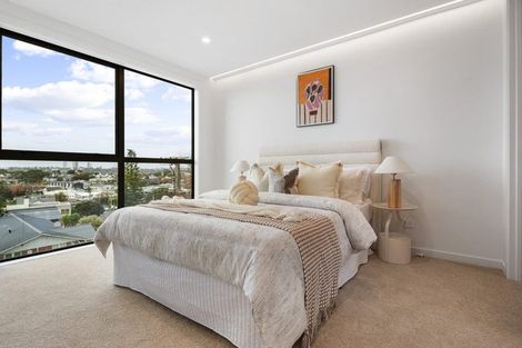 Photo of property in 2a Rangitoto Terrace, Milford, Auckland, 0620