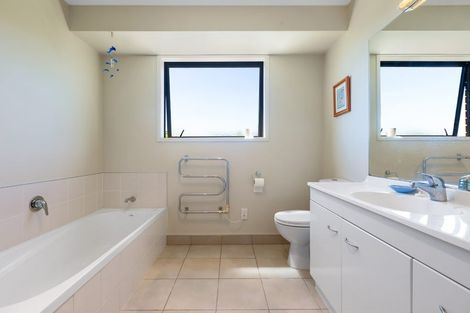 Photo of property in 4 Protea Drive, Cable Bay, 0420