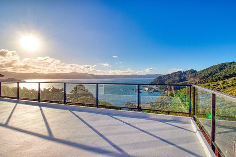 Photo of property in 20 Countess Close, Maupuia, Wellington, 6022