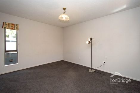 Photo of property in 6 Grove Place, Rangiora, 7400