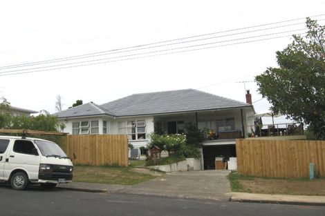 Photo of property in 1/5 Holland Road, Hillcrest, Auckland, 0627