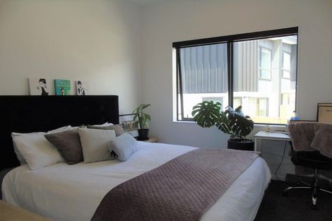 Photo of property in 3/62 Spenmoor Street, Newlands, Wellington, 6037