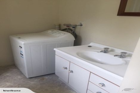 Photo of property in 18 Fruitvale Road, New Lynn, Auckland, 0600