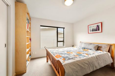 Photo of property in 15 Rarangi Way, Owhiro Bay, Wellington, 6023