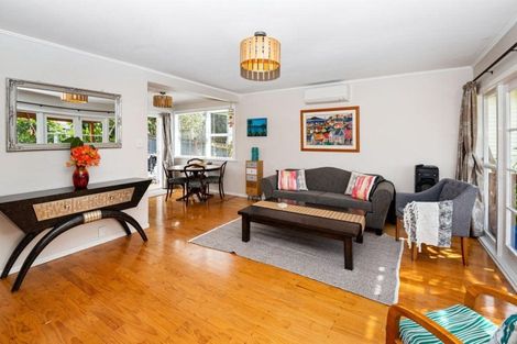 Photo of property in 14 Justin Place, Te Atatu Peninsula, Auckland, 0610