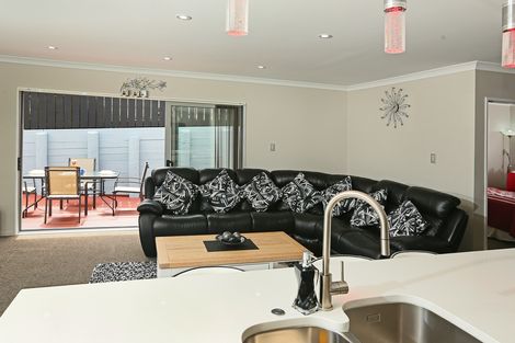 Photo of property in 16a Cedar Heights Avenue, Massey, Auckland, 0614