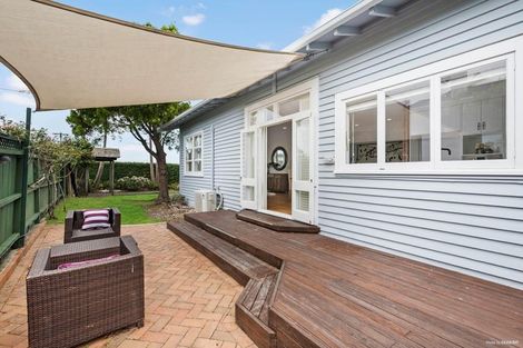 Photo of property in 1/92 East Coast Road, Milford, Auckland, 0620
