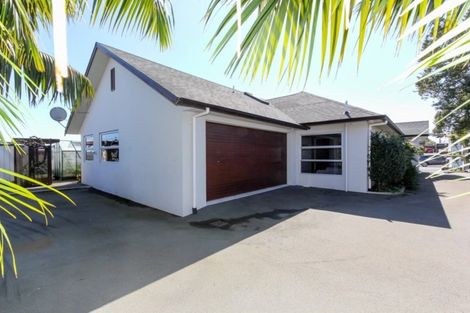 Photo of property in 20 Mangorei Road, Strandon, New Plymouth, 4312