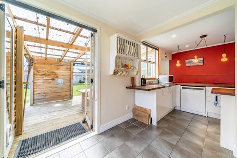 Photo of property in 50 Seddon Street, Wallaceville, Upper Hutt, 5018