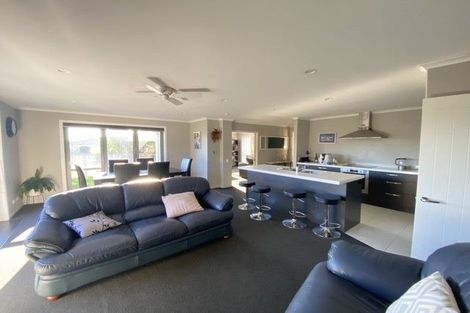 Photo of property in 16 Hammill Grove, Stoke, Nelson, 7011