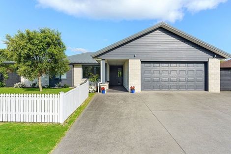 Photo of property in 36 Titoki Road, Waikanae Beach, Waikanae, 5036