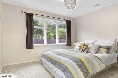 Photo of property in 125 Broderick Road, Johnsonville, Wellington, 6037