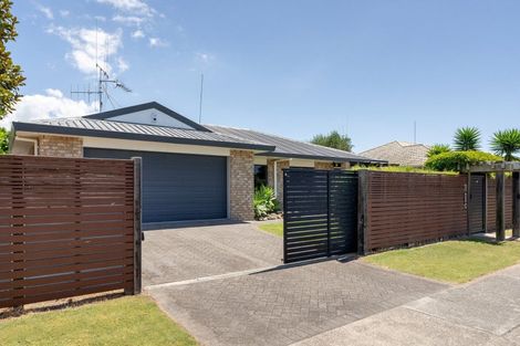 Photo of property in 71 Romana Crescent, Papamoa Beach, Papamoa, 3118