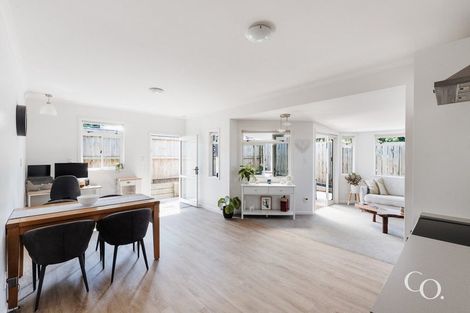 Photo of property in 22 Queen Road, Bellevue, Tauranga, 3110