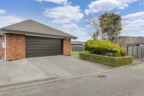 Photo of property in 4 Lourie Way, Fitzherbert, Palmerston North, 4410