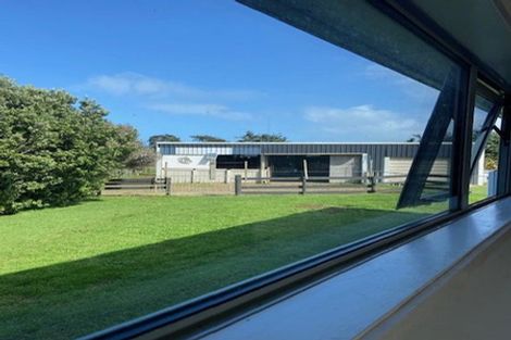 Photo of property in 84 Kaihau Road, Karioitahi, Waiuku, 2683