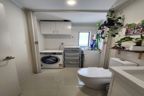 Photo of property in 2 Broadfield Street, Massey, Auckland, 0614