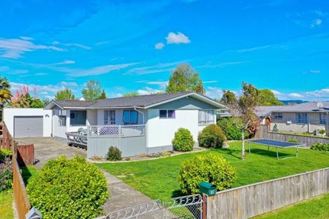 Photo of property in 15 Puriri Crescent, Edgecumbe, 3120