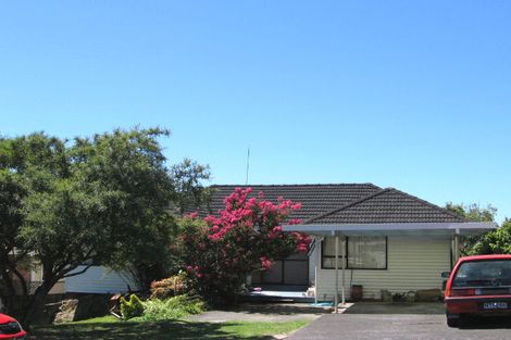 Photo of property in 1 Aorangi Place, Birkenhead, Auckland, 0626